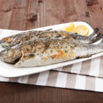 gegrillter Fisch mit Zitrone