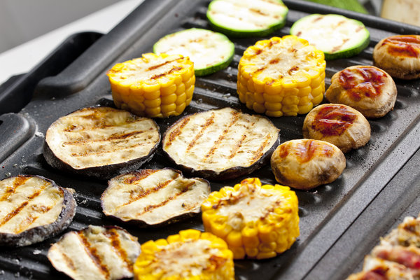 Mais und Zucchini auf Kontaktgrill